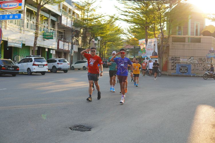 Race photo from Shake Out Run Jabar 10K