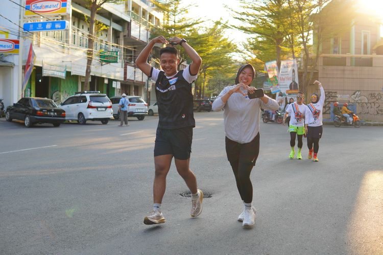 Race photo from Shake Out Run Jabar 10K