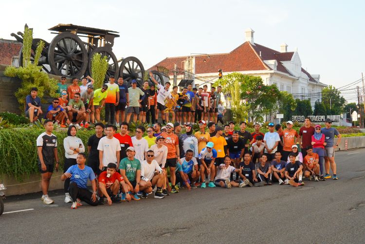 Race photo from Shake Out Run Jabar 10K