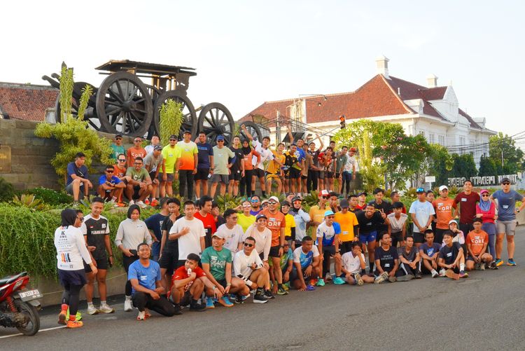 Race photo from Shake Out Run Jabar 10K