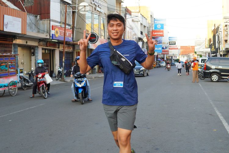 Race photo from Shake Out Run Jabar 10K