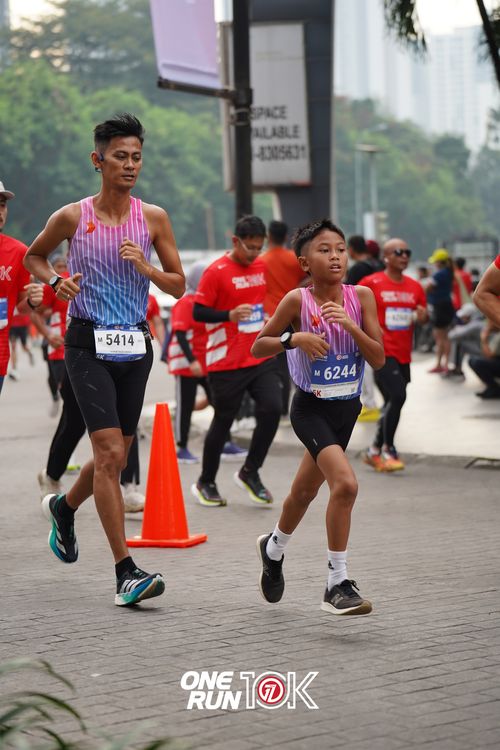 Race photo from ONE RUN 10K 2025