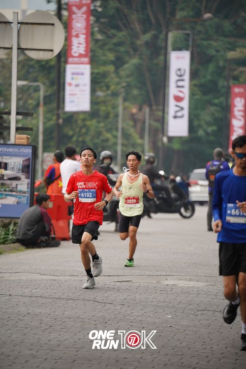 Race photo from ONE RUN 10K 2025