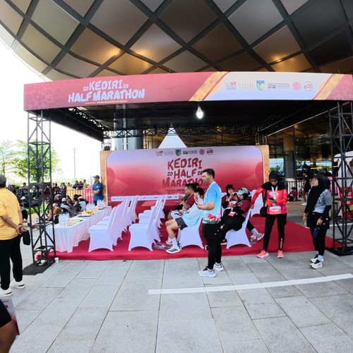 Race photo from KEDIRI HALF MARATHON 2026
