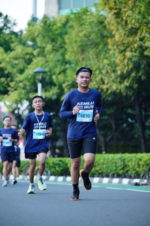 Race photo from KEMLU RUN 2025