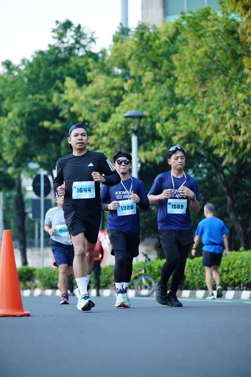 Race photo from KEMLU RUN 2025