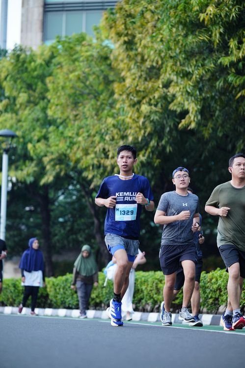Race photo from KEMLU RUN 2025