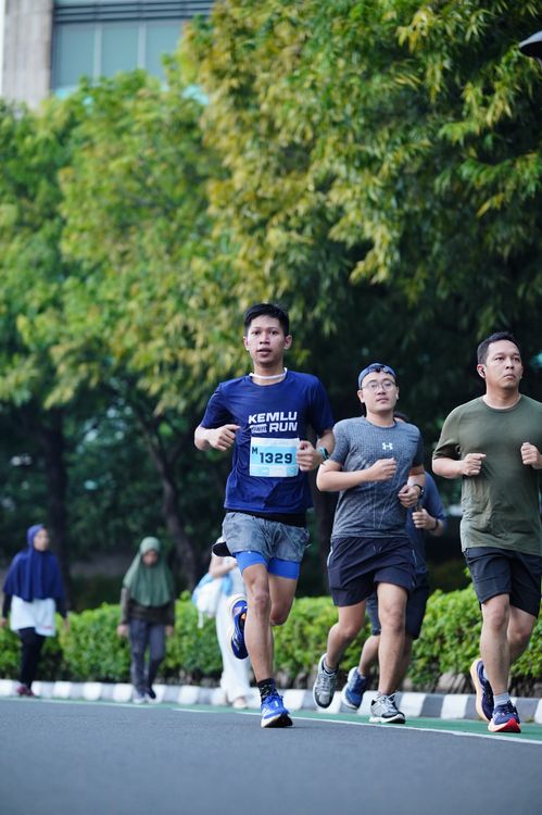 Race photo from KEMLU RUN 2025