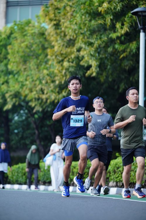 Race photo from KEMLU RUN 2025