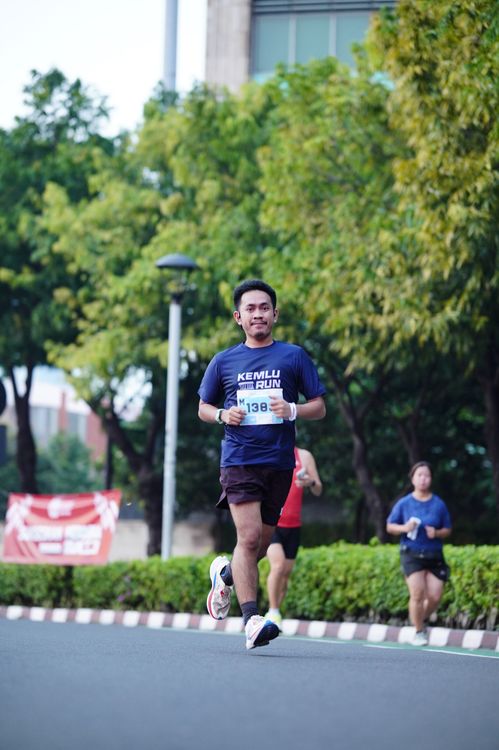 Race photo from KEMLU RUN 2025