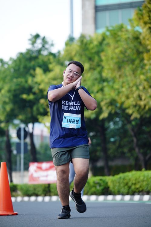 Race photo from KEMLU RUN 2025