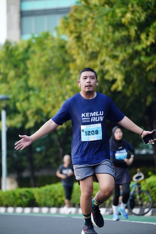Race photo from KEMLU RUN 2025