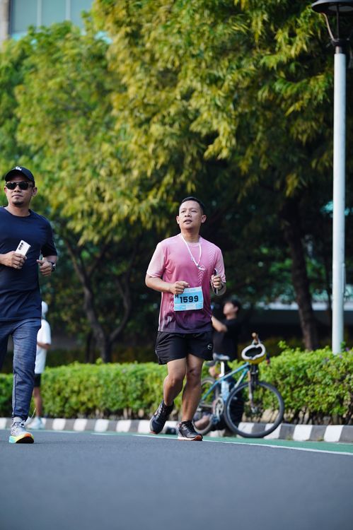 Race photo from KEMLU RUN 2025