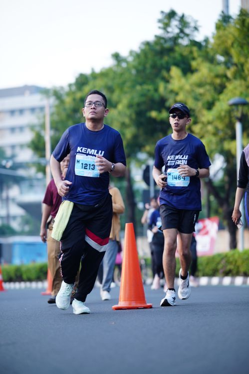 Race photo from KEMLU RUN 2025
