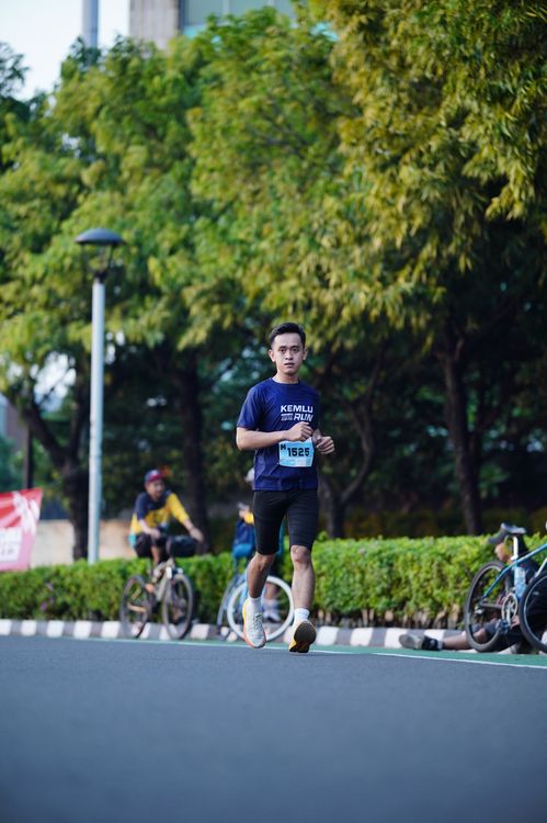 Race photo from KEMLU RUN 2025