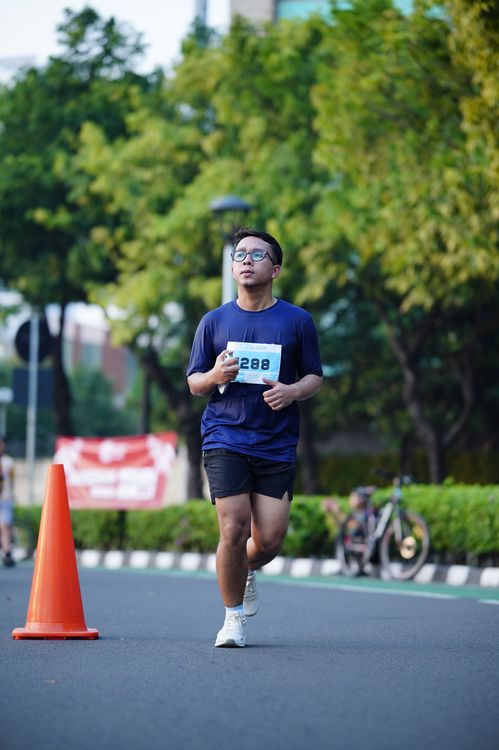 Race photo from KEMLU RUN 2025