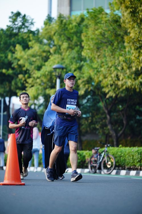 Race photo from KEMLU RUN 2025