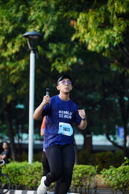 Race photo from KEMLU RUN 2025