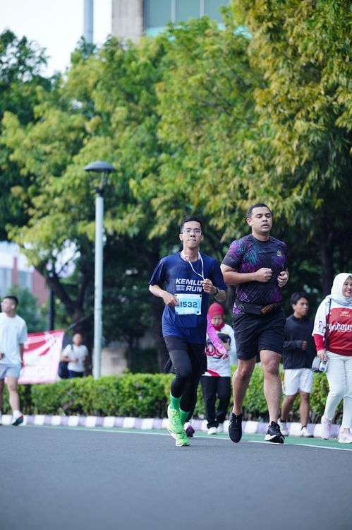 Race photo from KEMLU RUN 2025