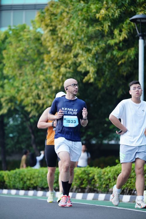 Race photo from KEMLU RUN 2025