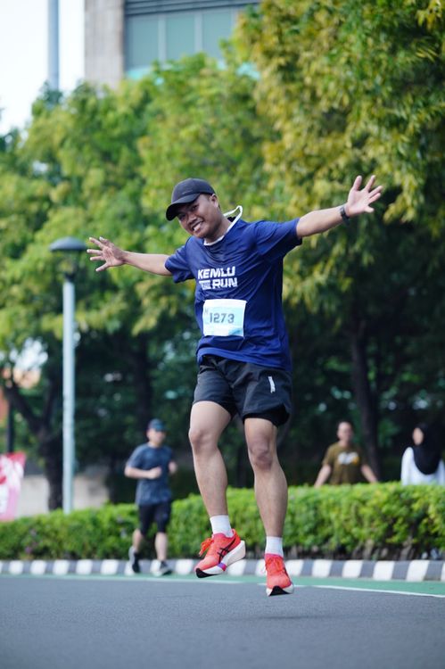 Race photo from KEMLU RUN 2025