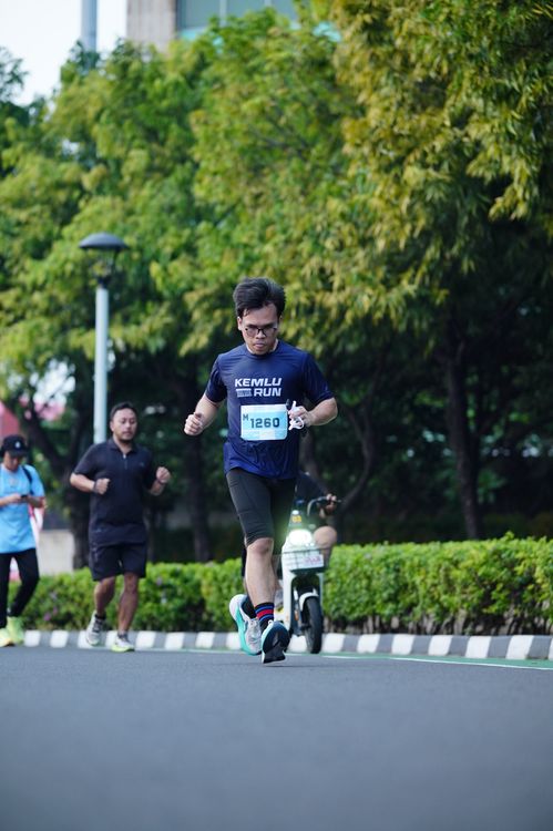 Race photo from KEMLU RUN 2025