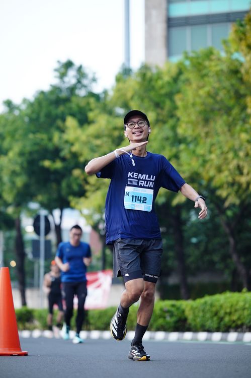 Race photo from KEMLU RUN 2025