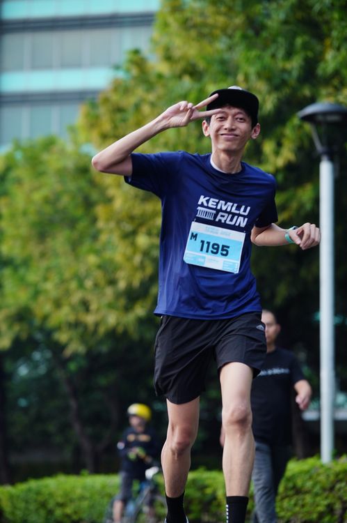 Race photo from KEMLU RUN 2025
