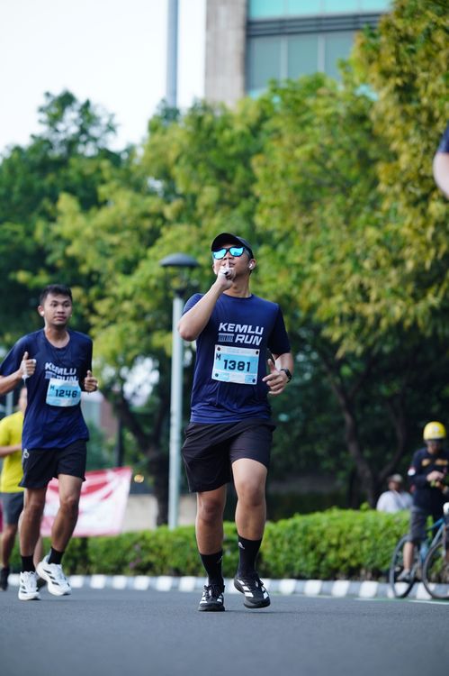Race photo from KEMLU RUN 2025