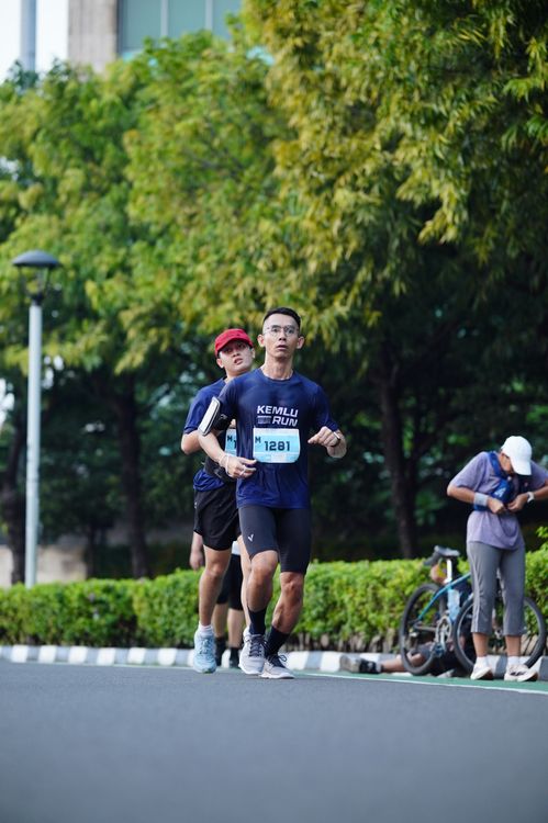 Race photo from KEMLU RUN 2025