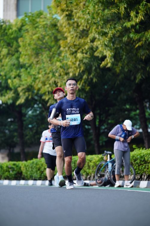 Race photo from KEMLU RUN 2025