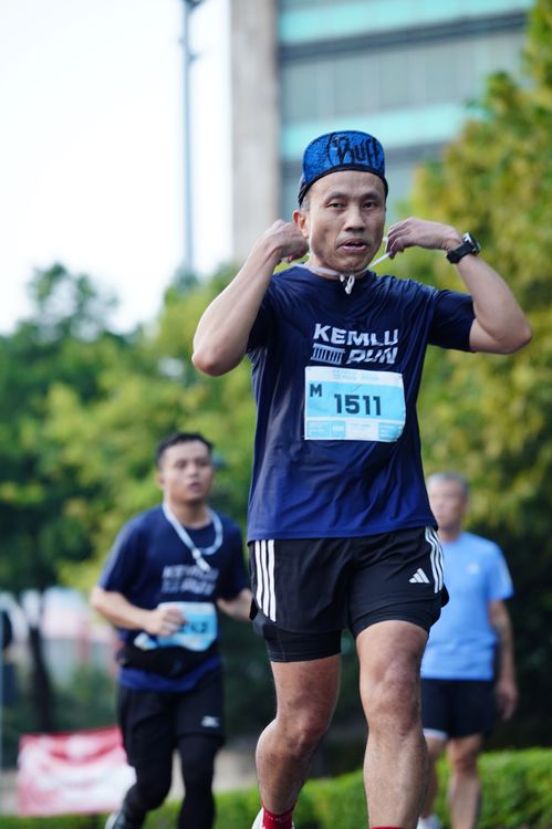 Race photo from KEMLU RUN 2025