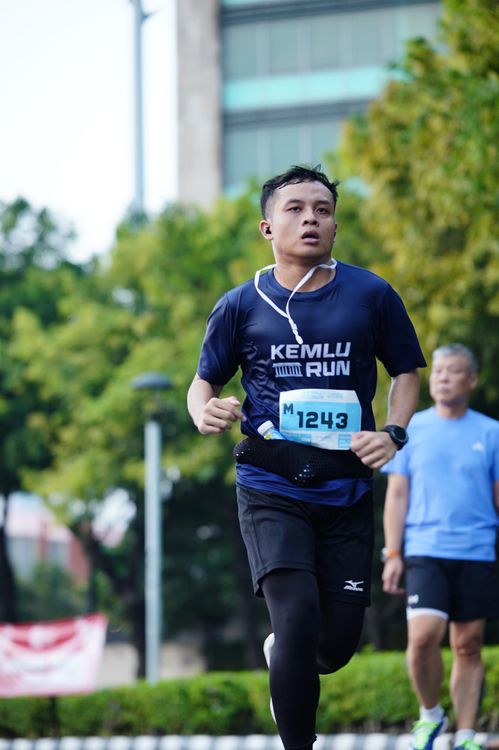 Race photo from KEMLU RUN 2025