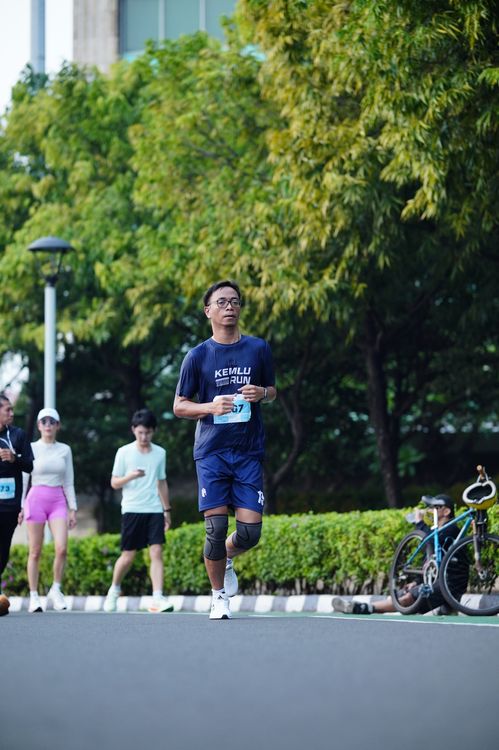 Race photo from KEMLU RUN 2025
