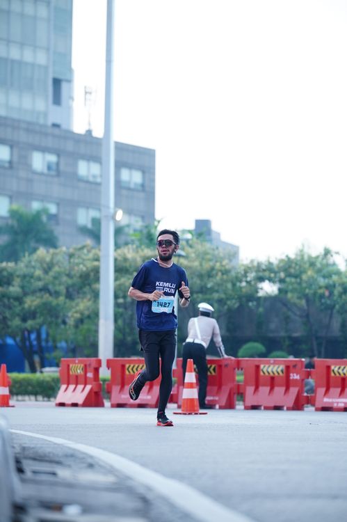 Race photo from KEMLU RUN 2025