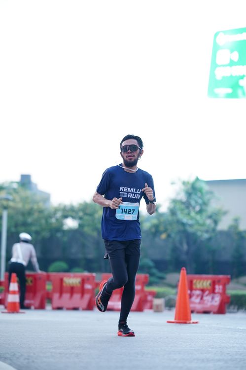 Race photo from KEMLU RUN 2025