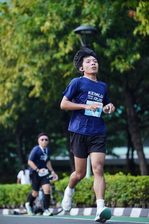 Race photo from KEMLU RUN 2025