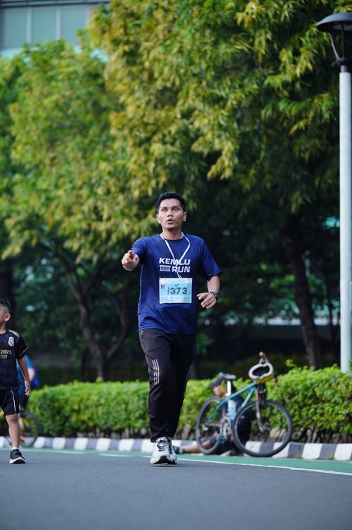 Race photo from KEMLU RUN 2025