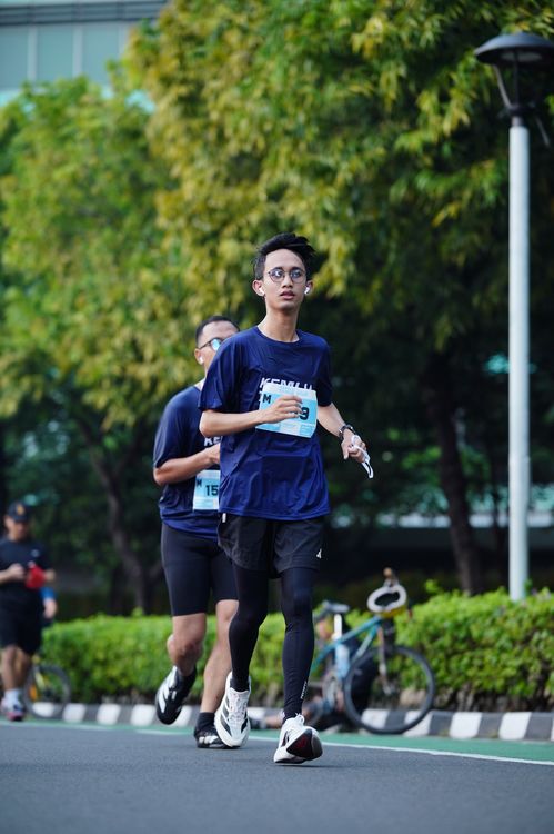 Race photo from KEMLU RUN 2025