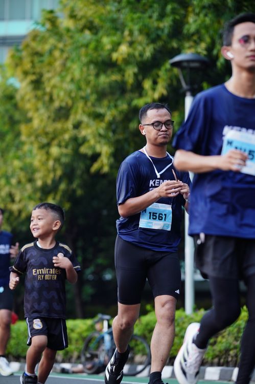 Race photo from KEMLU RUN 2025