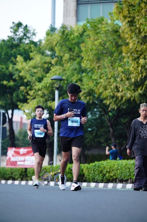 Race photo from KEMLU RUN 2025