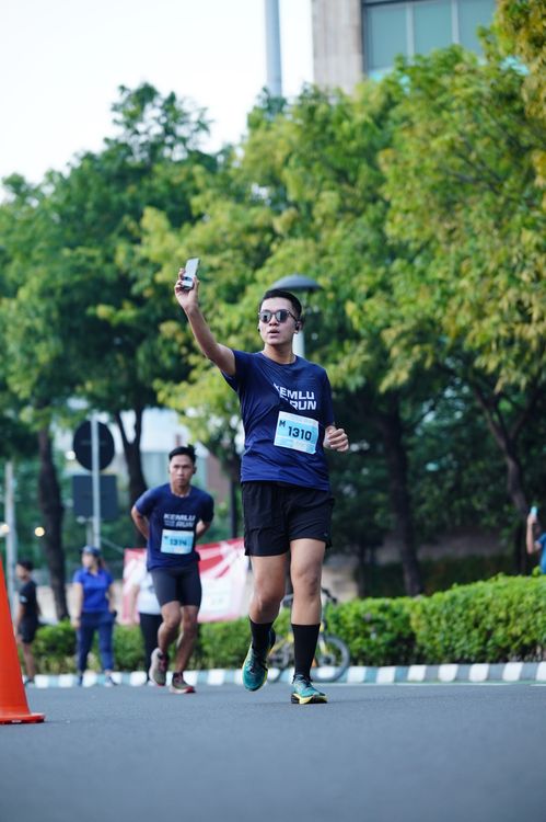 Race photo from KEMLU RUN 2025