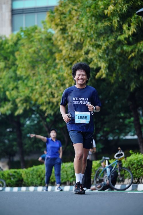 Race photo from KEMLU RUN 2025