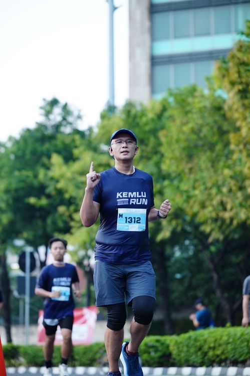 Race photo from KEMLU RUN 2025