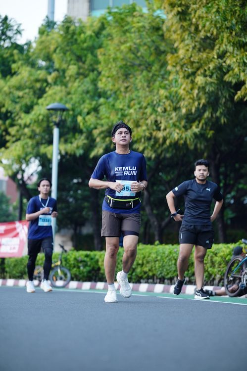 Race photo from KEMLU RUN 2025