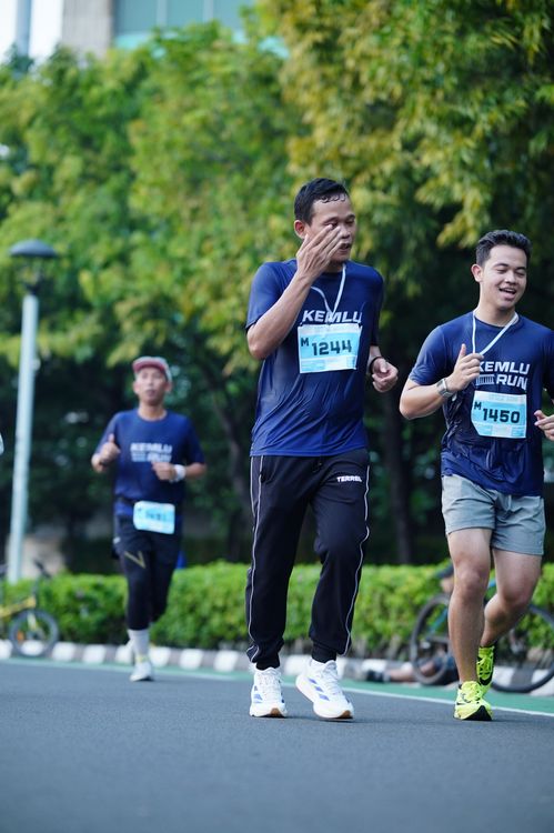 Race photo from KEMLU RUN 2025