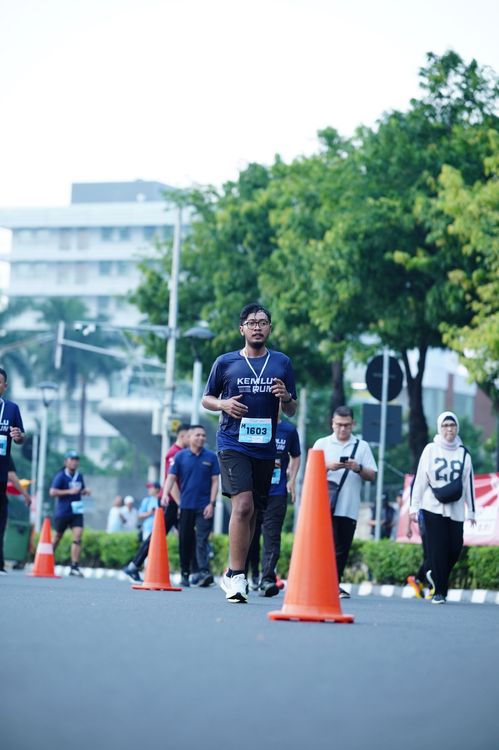 Race photo from KEMLU RUN 2025