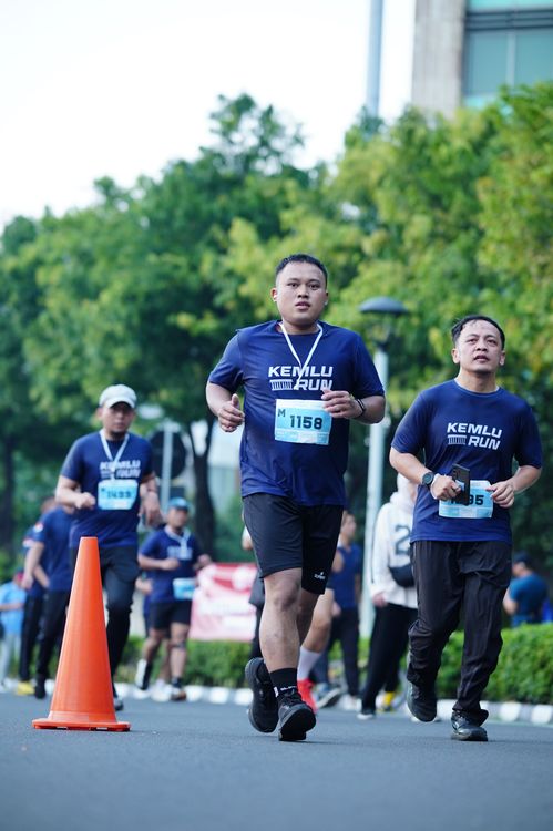 Race photo from KEMLU RUN 2025