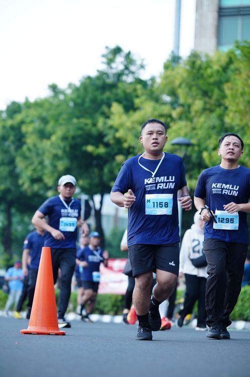Race photo from KEMLU RUN 2025