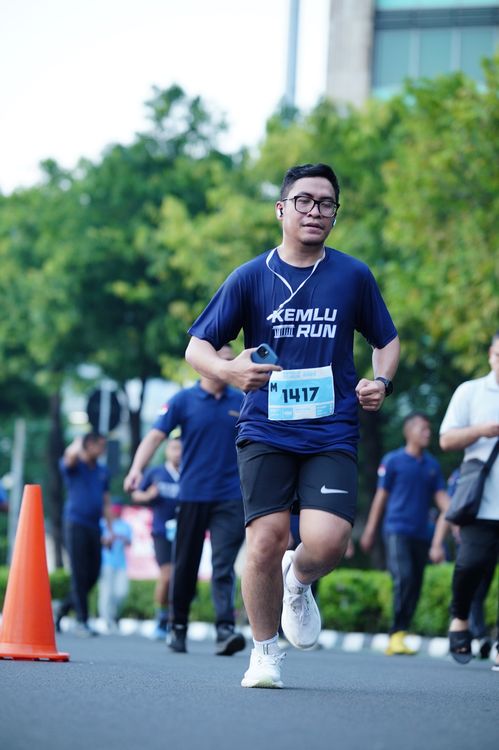 Race photo from KEMLU RUN 2025